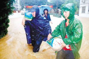 江西德兴遭受强降雨