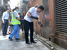 高永文视察深水埗卫生情况