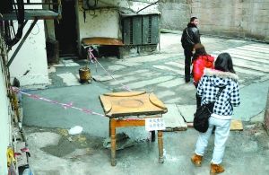 3岁男童燃放鞭炮引爆化粪池 掉入池中昏迷3天