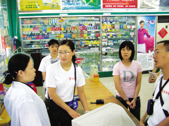 张怀秀： “黑脸”店长