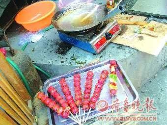 糖葫芦山楂大多不洗便穿串 糖浆添加柠檬酸