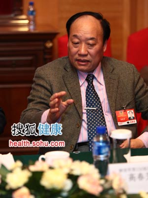 高春芳：不落实待遇问题 解决不了基层医生短缺