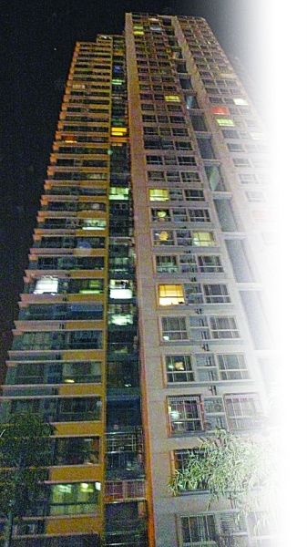 3岁男童模仿动物飞翔从9楼坠下奇迹生还