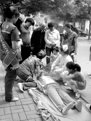 急救宣讲进社区