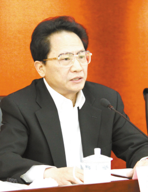 贵州省卫生厅厅长王建富——结合实际转变卫生发展方式