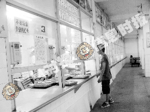 广东技术师范学院食堂大幅涨价 学生罢吃抗议