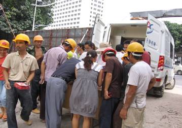 广西玉林市艾滋病知识宣传进大型工地
