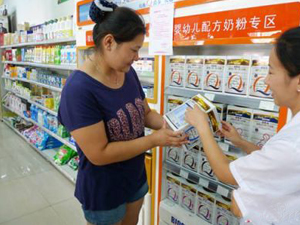 奶粉进药店恐遭乳企敷衍
