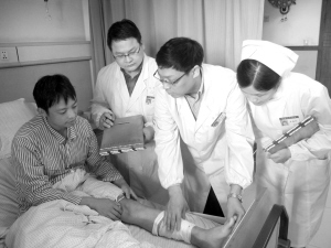 丹心妙手为病人--记浙江省绍兴县安昌镇卫生院长傅宏伟