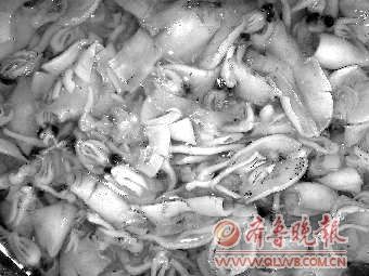 经营者透露牛肚等水发货基本用工业火碱泡成