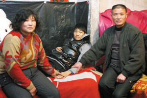 母亲为救儿子割肾 称“这是最便宜的打算”
