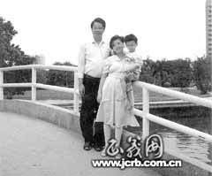 校长明媒正娶三个老婆 为养家敛财数百万（附图）