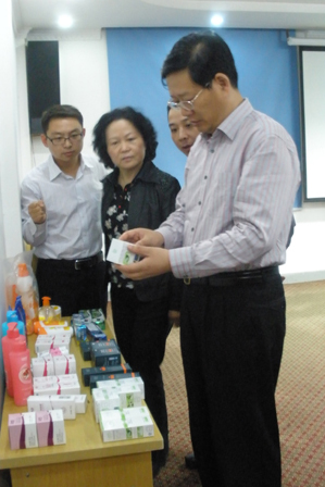 省局朱勤虎副局长赴苏州市督查含珍珠粉原料保健食品化妆品监管工作