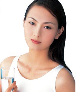 干燥冬日肌肤保湿三方法