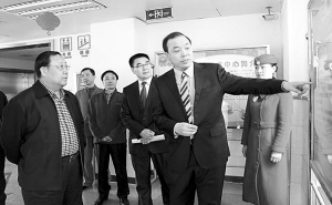 中原医界创新之路的先行者——记郑州市第一人民医院院长连鸿凯