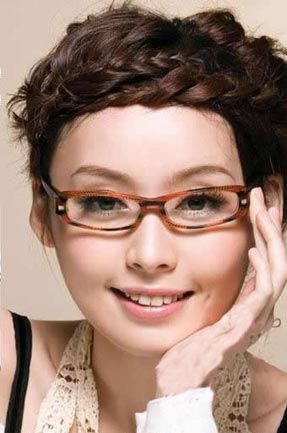 DIY两种脸型眼镜美人的专属发型