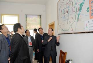 山东省菏泽市牡丹区政协委员视察艾滋病防治工作
