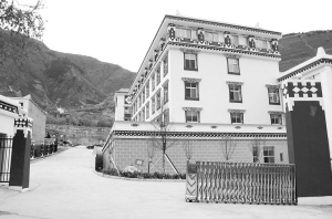 既是现代的，又是民族的
