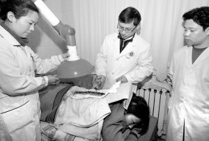 蛇年“长蛇灸”