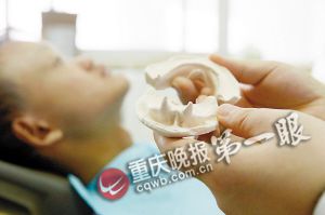 16岁少年患罕见病满嘴只有两颗“獠牙”