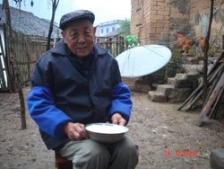 调查显示中国多地市场上约10%大米镉超标 可导致骨痛病