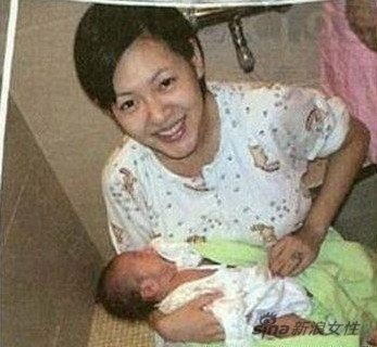 十大女星育儿哺乳照