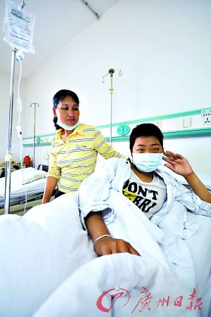 少女出生后被弃 17年后白血病复发寻亲移植骨髓