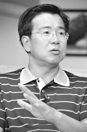 廖新波：发改委药品指导价高得离谱