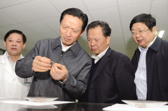 贯彻十八大精神，做好监管工作