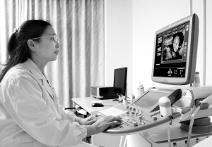 田艾军：医院里的“超声皇后”