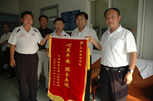 天津奥运车队今日离开我校