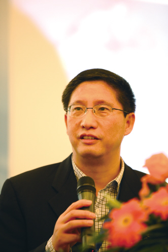 新药研发“斗士”鲁先平