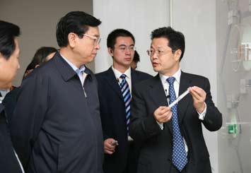 国务院副总理张德江今日到先声药业调研视察