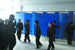 李银河：青少年性健康教育并非教如何“守贞”