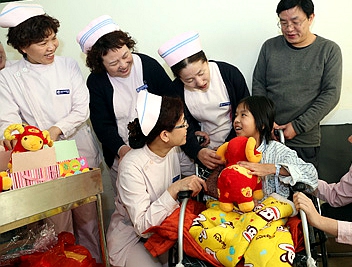 为住院患者送祝福