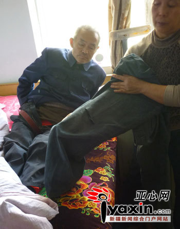 66岁老中医被公交车门夹住拖行数米