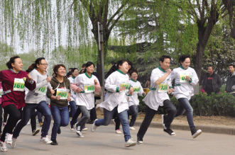 你追我赶意气风发
