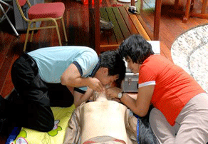 三亚市红十字会为亚龙湾热带天堂培训急救员