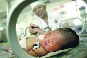众军医连夜6小时抢救肠道闭锁的新生女婴