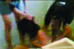 广州学生女遭人暴打扒衣 学生心理如何健康