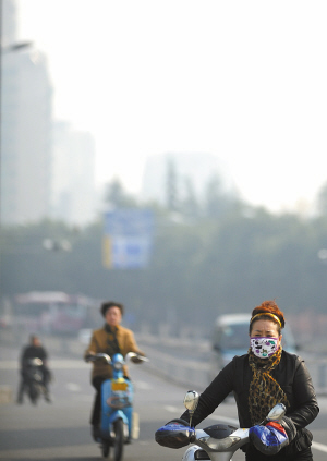 PM2.5可直接侵入人体肺泡 戴口罩基本无用