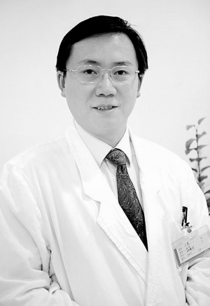 丁罡：做肿瘤患者心中的“大白”