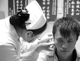 眼科医院：女性顶起半边天