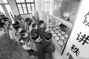 柳州农村学生享受免费营养午餐