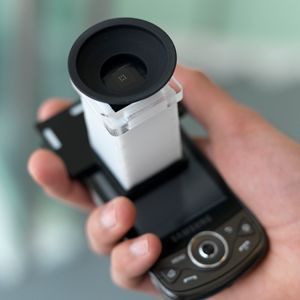 美科学家研制新设备让智能手机变身