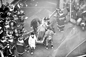 武汉汉正街火灾造成至少10人受伤