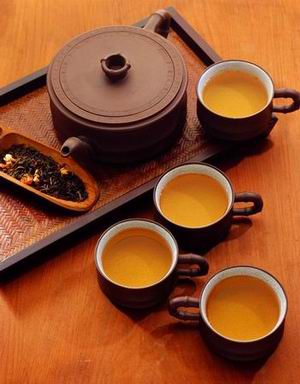 专家提示浓茶醒酒导致大便干结损害肾脏