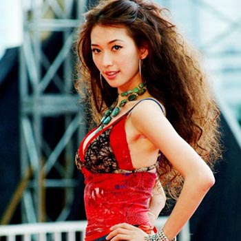 4大女星教你打造派对发型