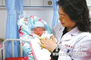 毕业生未婚先孕生下孩子后将其抛弃医院