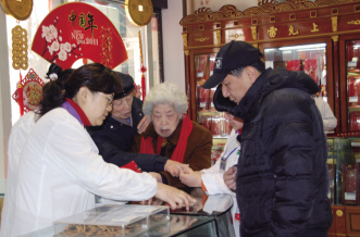 简装保健礼盒热销沪药店